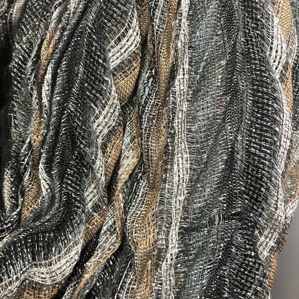 Metallic infinity scarf - Picture 3 of 4